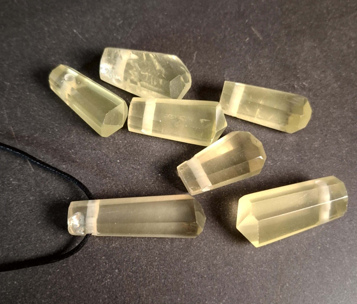Hänge i Citronkvarts med 3mm hål - 2