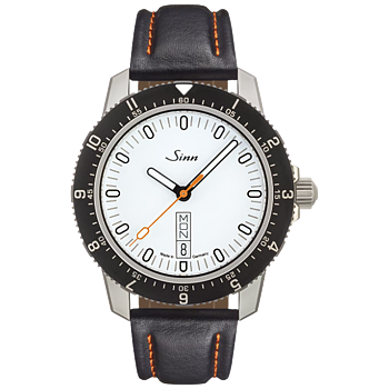 105.011 Sinn 105 St Sa W svart kalvskinn med orange sömmar