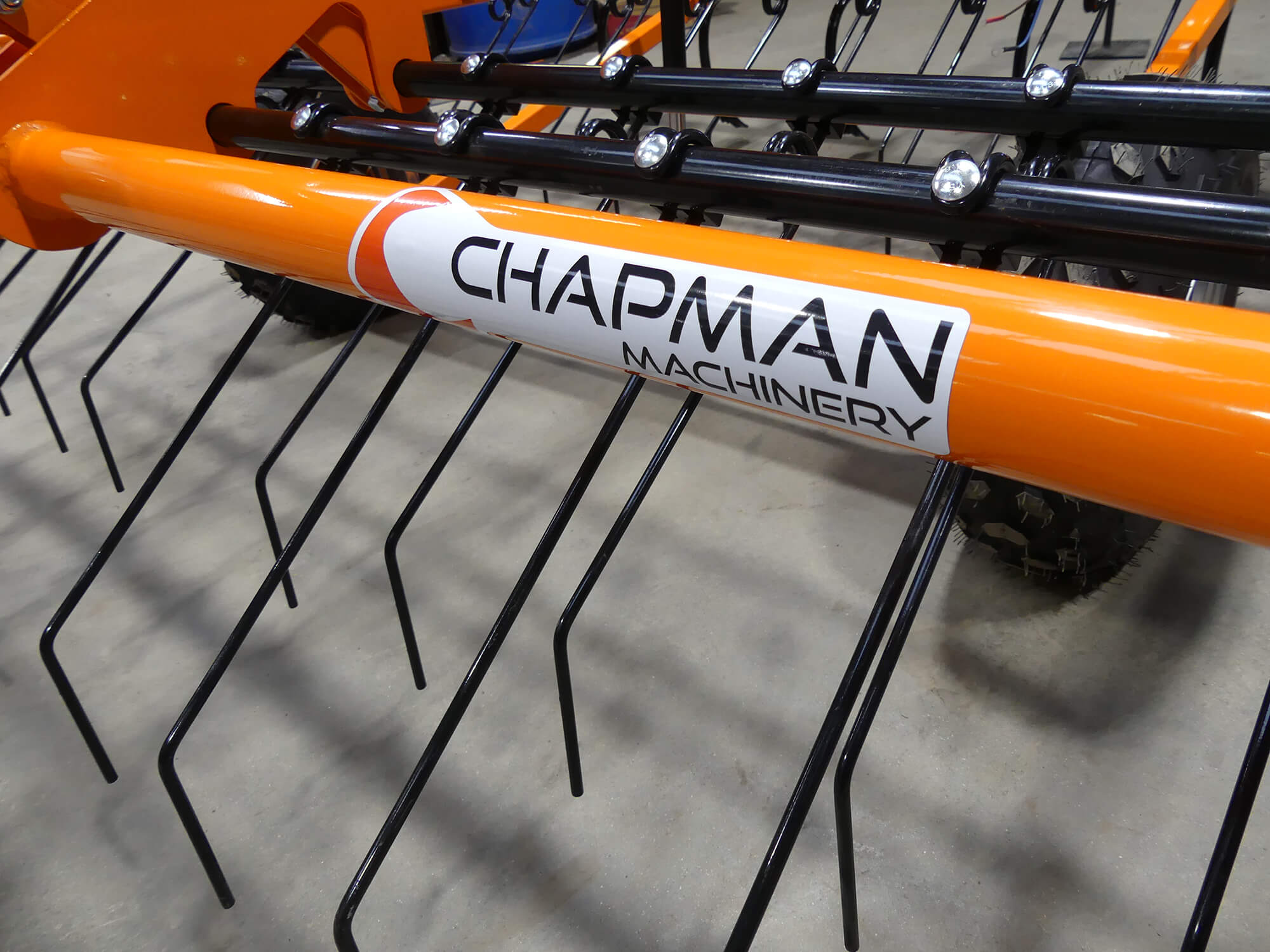 Närbild på 8 mm tjocka harvpinnar på Harv ATV CHAPMAN AH200