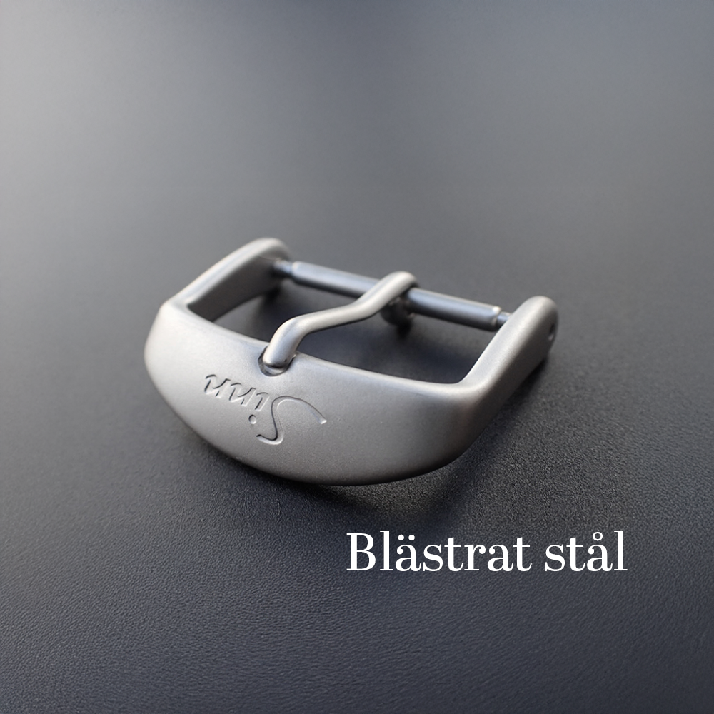 BL41201834001114400A Sinn svart kalvskinn med orange sömmar