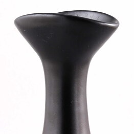 Viking Göransson (1953) Stylistically Pure Black Vase 18 cm