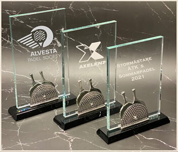 Padeltrofé, inklusive gravyr
