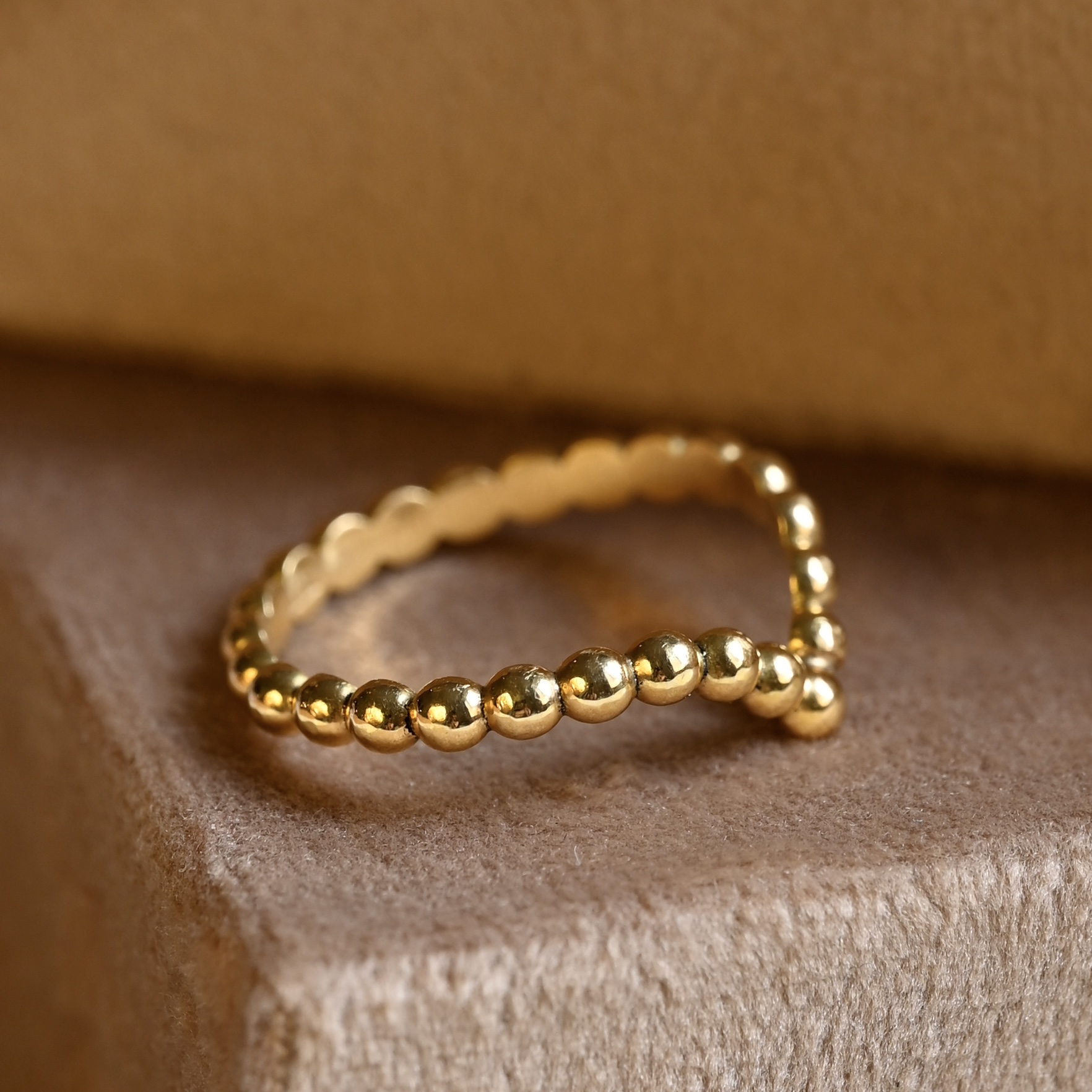 Ring Emelie V-form 2,5 mm guld 18 karat - 2