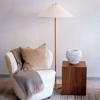 Golvlampa Gubi 9602 Canvas