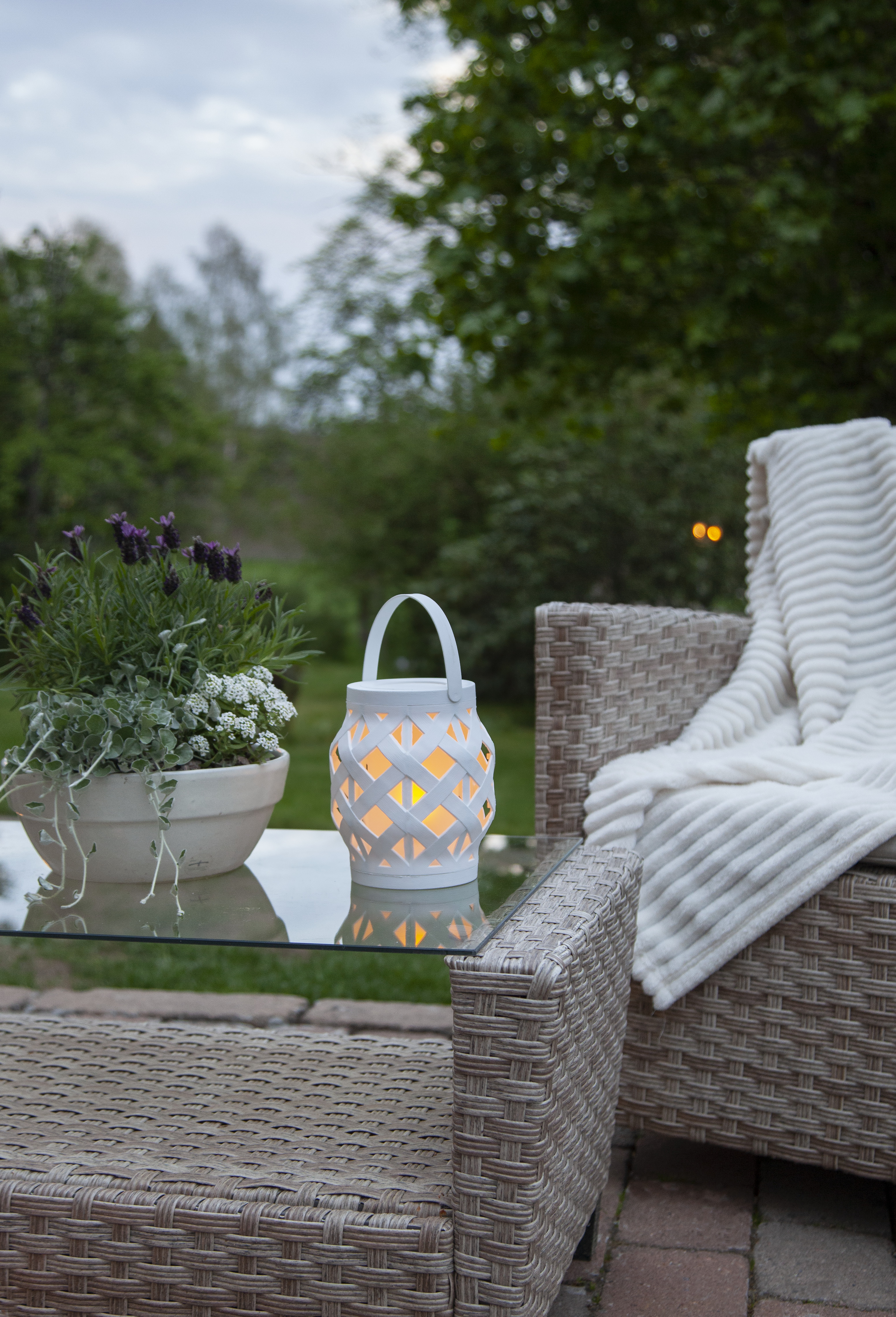 Lantern Flame - White - 16x14 cm