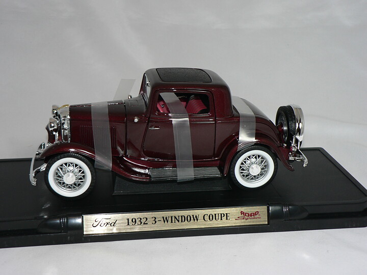 	Ford 3-Window Coupe -1932  1:18  Road Legends/Lucky Die Cast