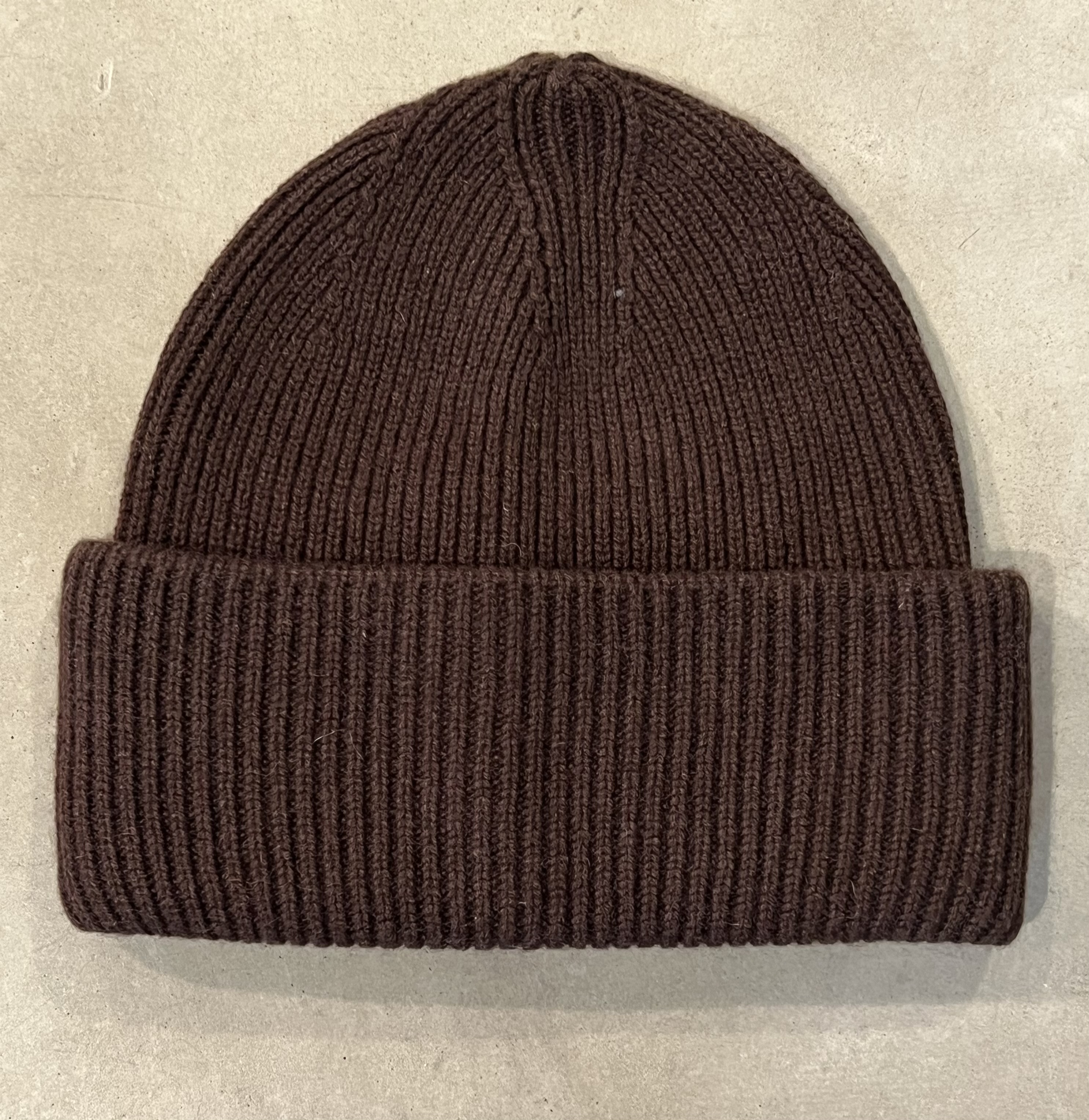 Mössa ribbstickad med uppvik -K27 - 14