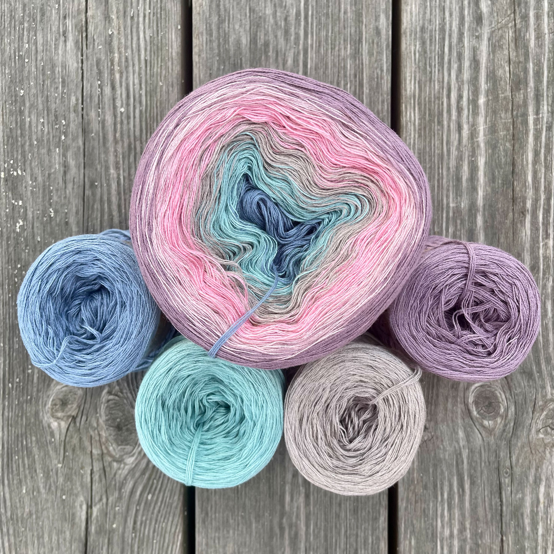 LoLa YarnCake BautaWitch Special, Vintage (750 m) - 4