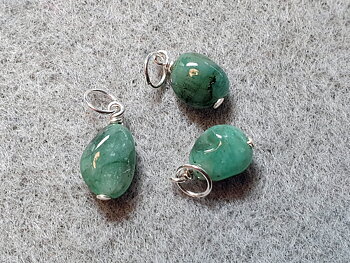 Smaragd nugget ca. 9-10 mm 925-silver ( månadssten maj )