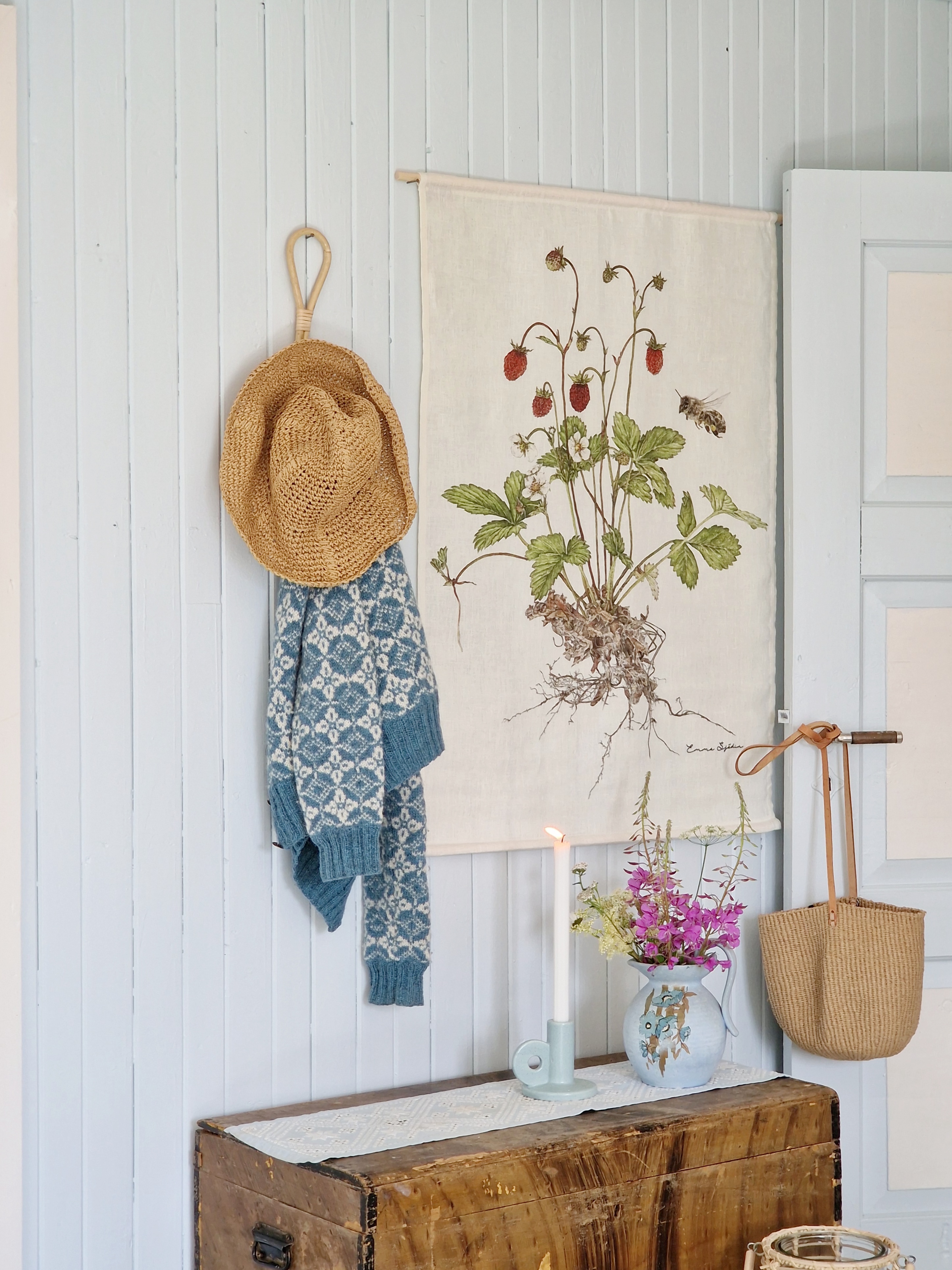 Preorder! WALL HANGING WOODLANDSTRAWBERRIES  - 3