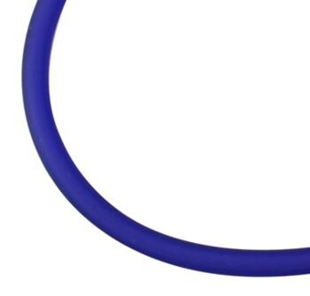 Blålila ihålig gummislang i PVC, 3 mm i diameter med cirka 1 mm hål, levererad i 3 meters längd.
