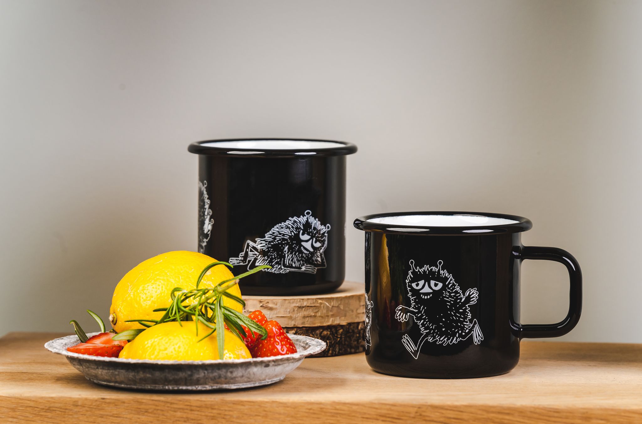 Moomin Enamel Mug 3,7 dl - Retro - Stinky - 4