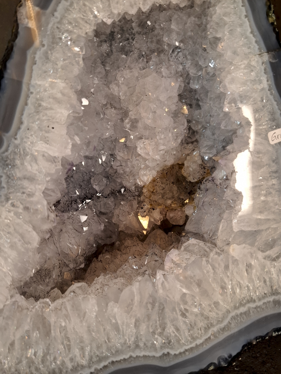 Agat / Bergkristall  Grotta  - 21kilo - 3