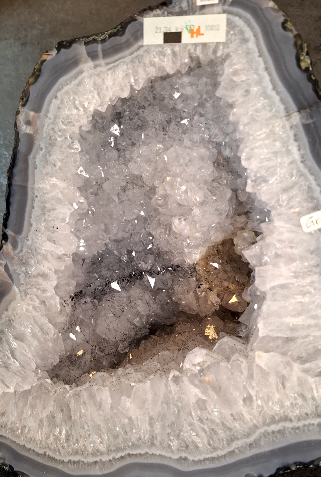 Agat / Bergkristall  Grotta  - 21kilo - 2