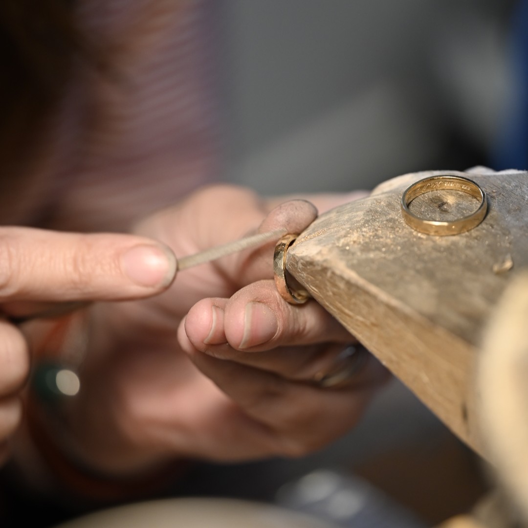 Ring DoGood handgjord yta guld 18 karat - 4