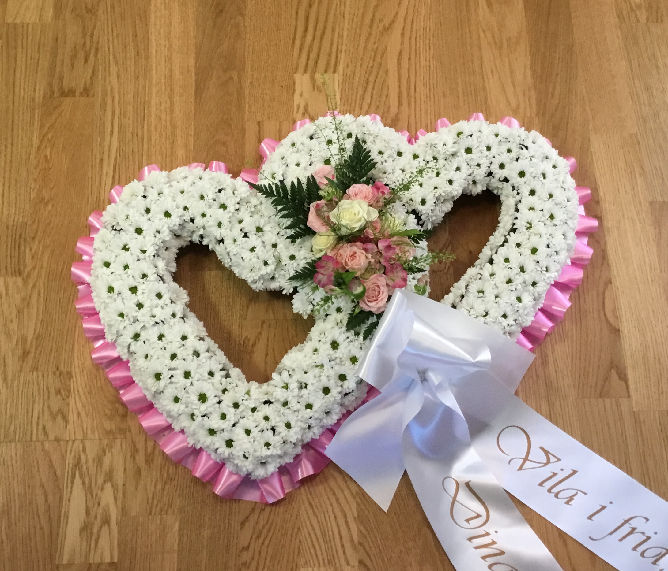 Begravningsblomma två hjärtan mixade - nr 201