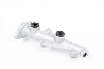 Brake master cylinder, 7/900 1982-91 without ABS