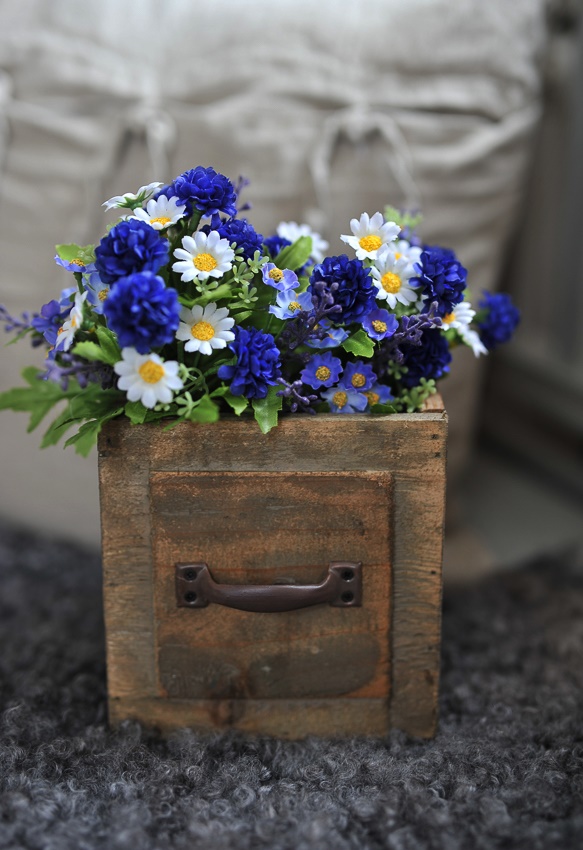 Wooden box with handle - Pot - Box - Wood