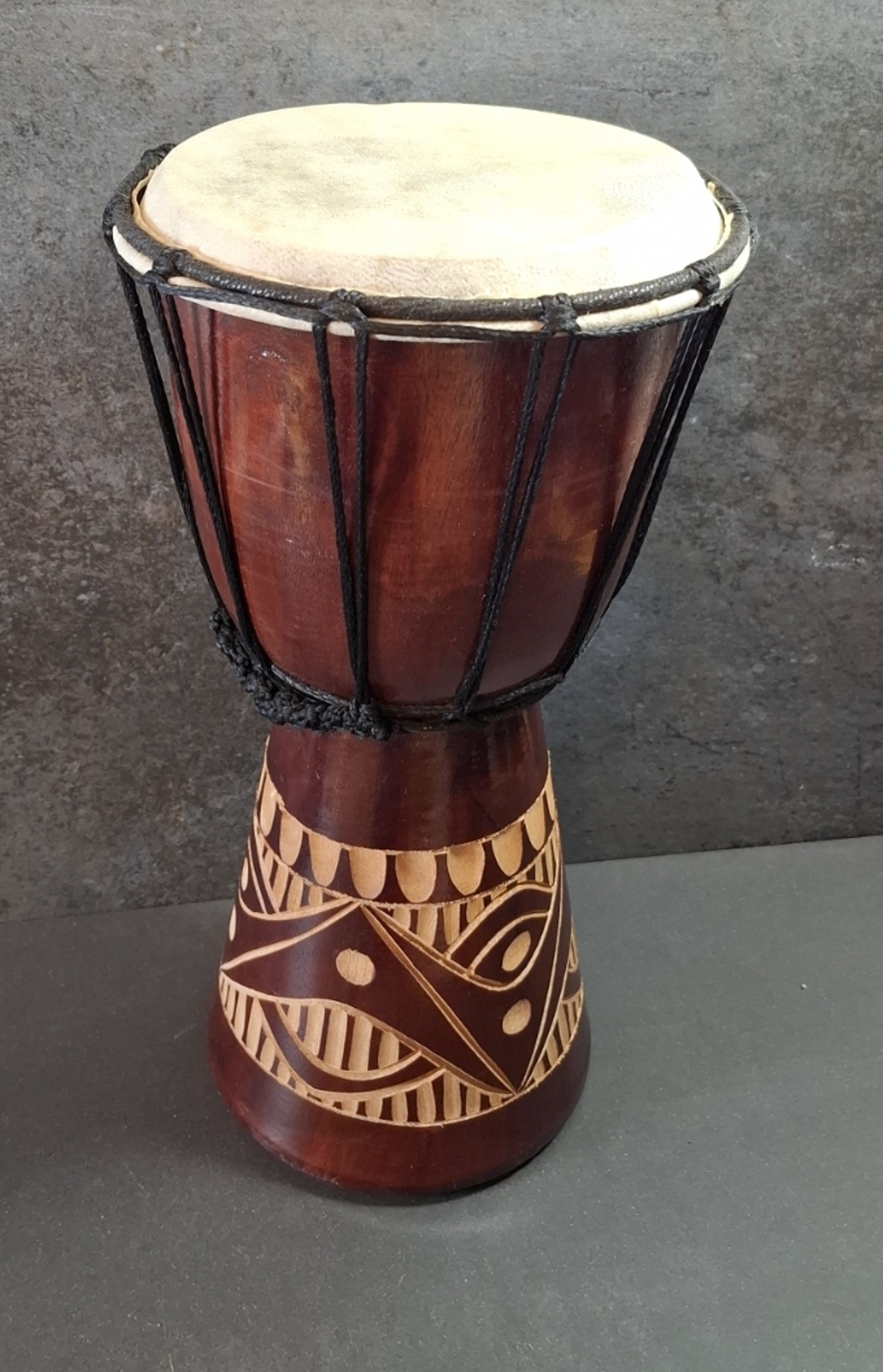 Djembetrumma - Light  carved - 30cm