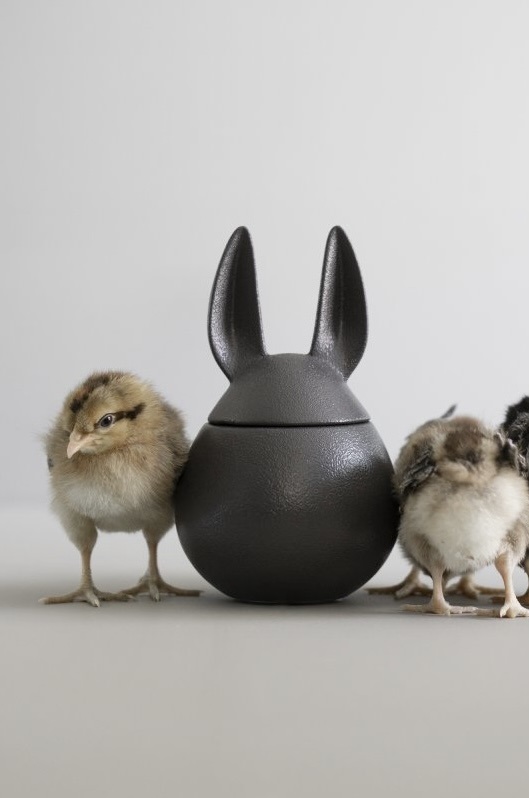 Eating Rabbit - Påskägg - Skål med lock - Kanin - Hare - Svart - Small - DBKD - 2