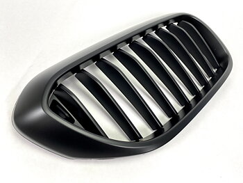 BMW G30 2017--> Grill/Njurar Matt Svarta 