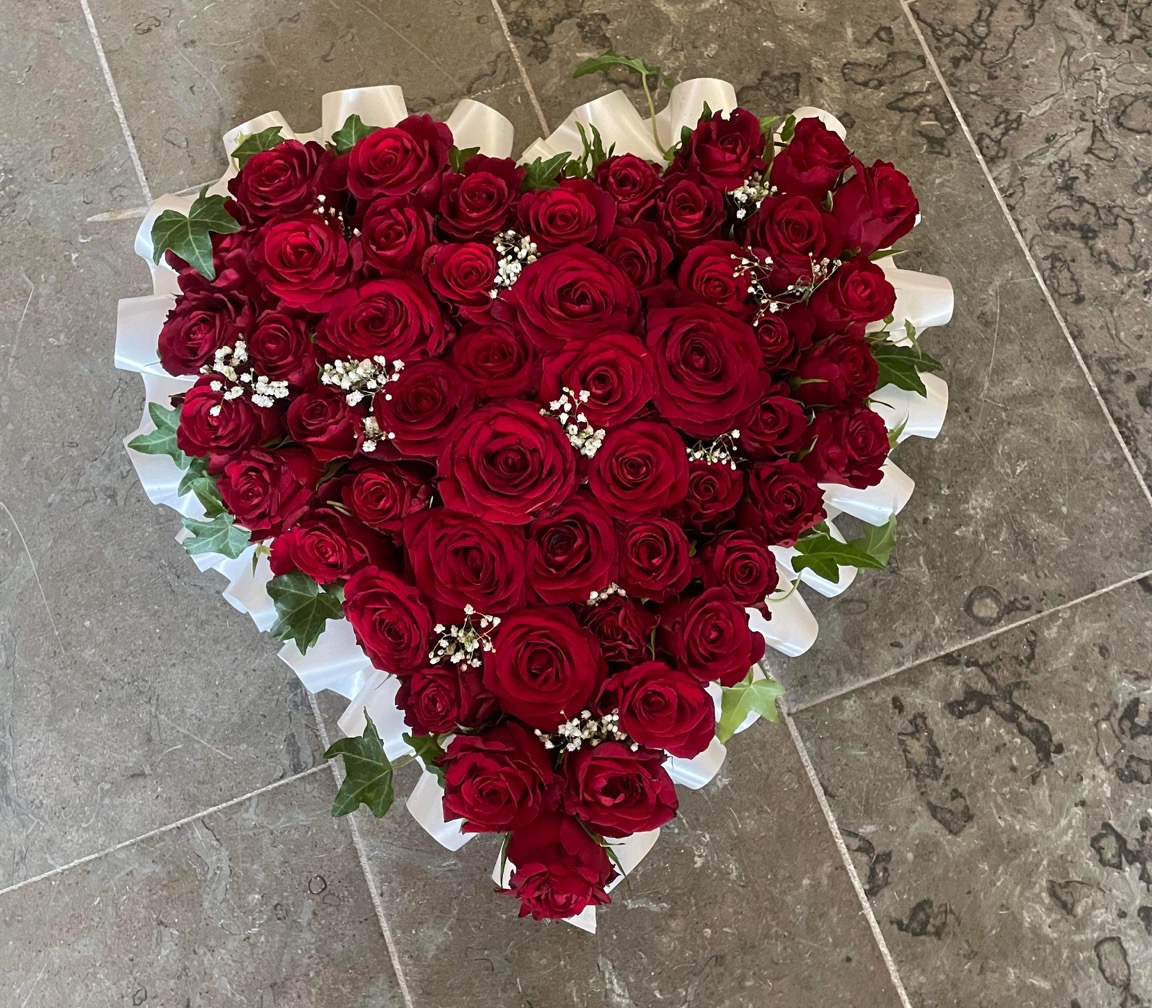 Blomsterdekoration vackert litet hjärta - nr 212 - 2