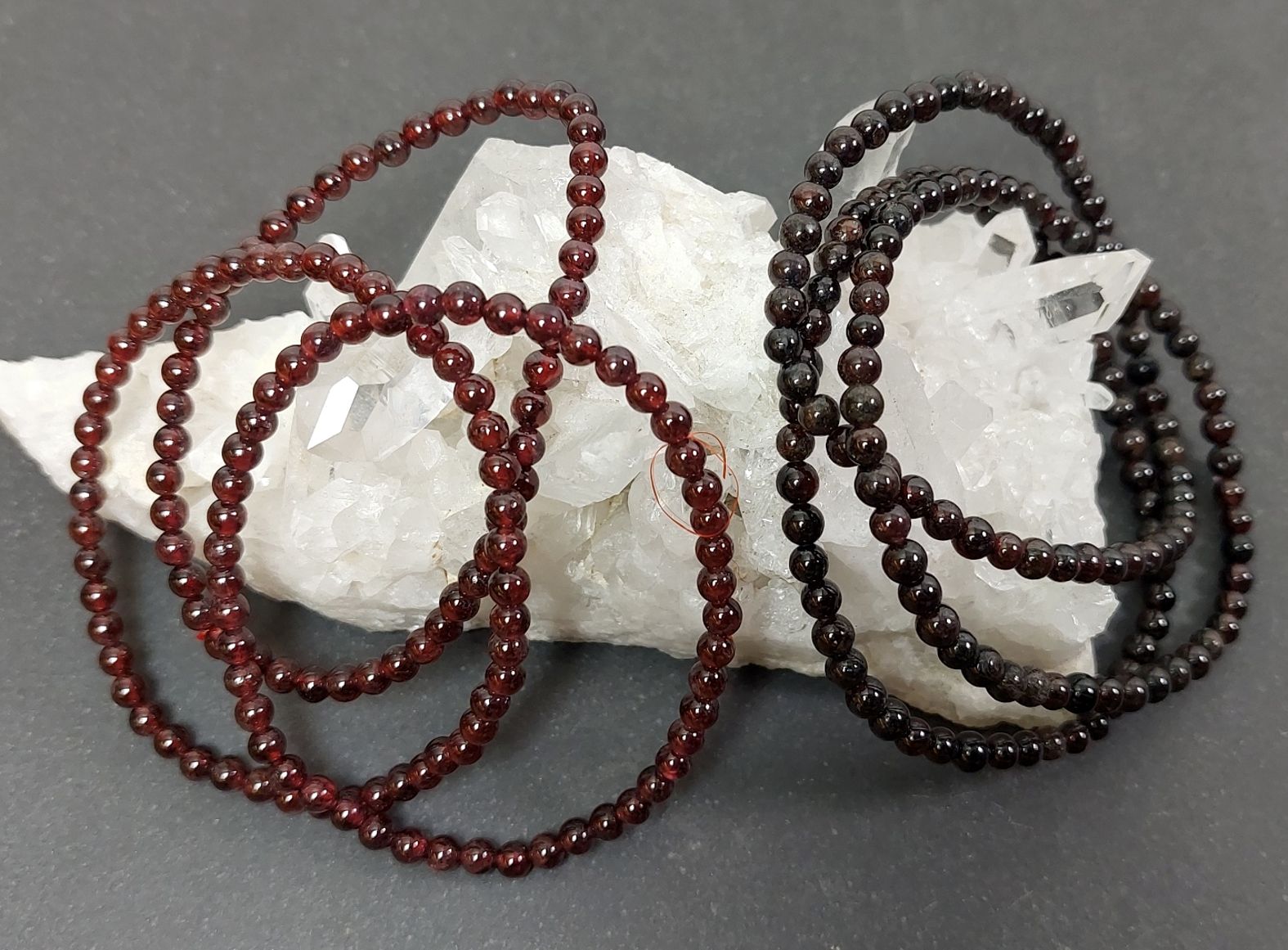 Ljus Röd Granat Armband  - 4mm Pärlor - 2
