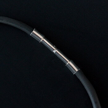Svart gummilänk - halsband