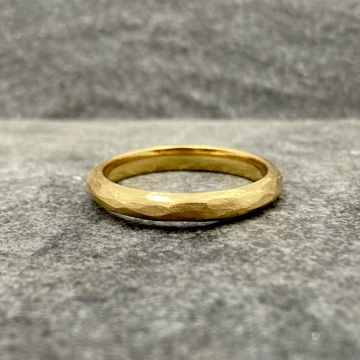 Ring Rawly handgjord yta guld 18 karat