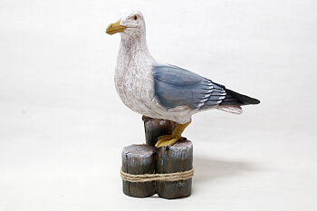 Great Black-backed gull on pole 35x32 cm