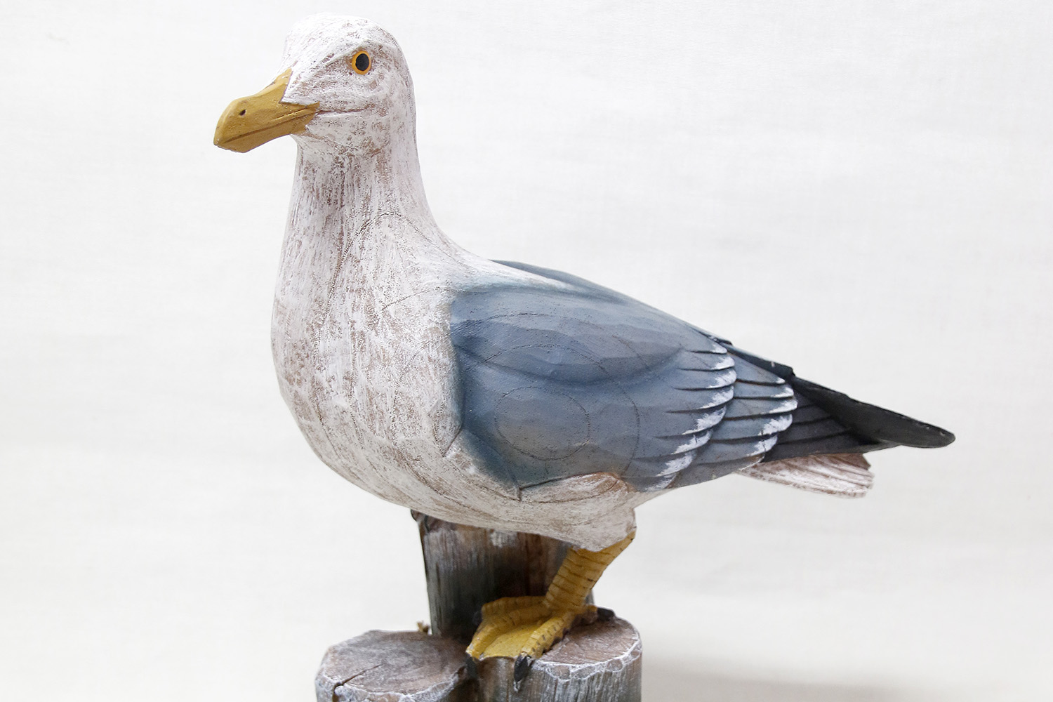 Great Black-backed gull on pole 35x32 cm - 2