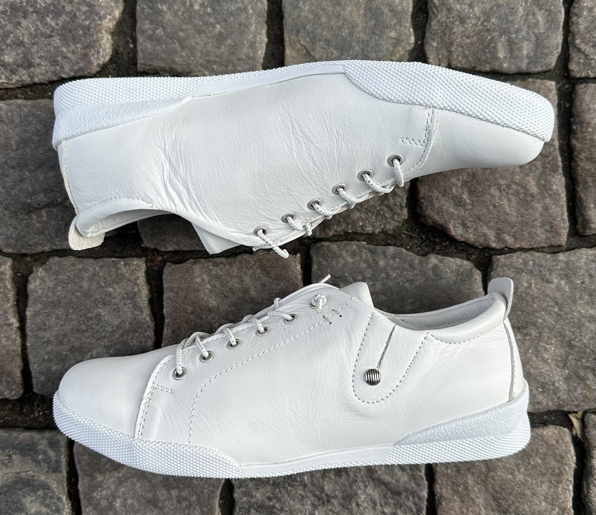 Sneakers från Charlotte of Sweden, vita - 2