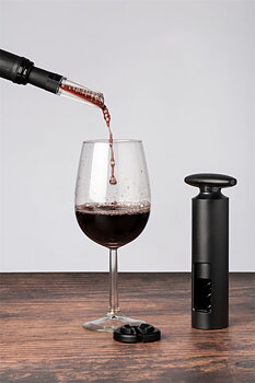 Wine aerator with regulator - Wine Leaf