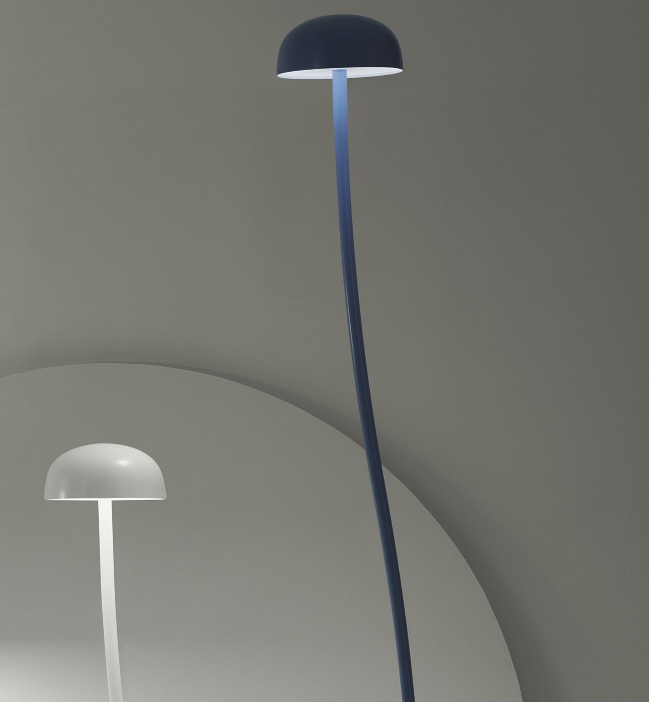 Zero-Curve-nationalmuseum-bordslampa metall-Long