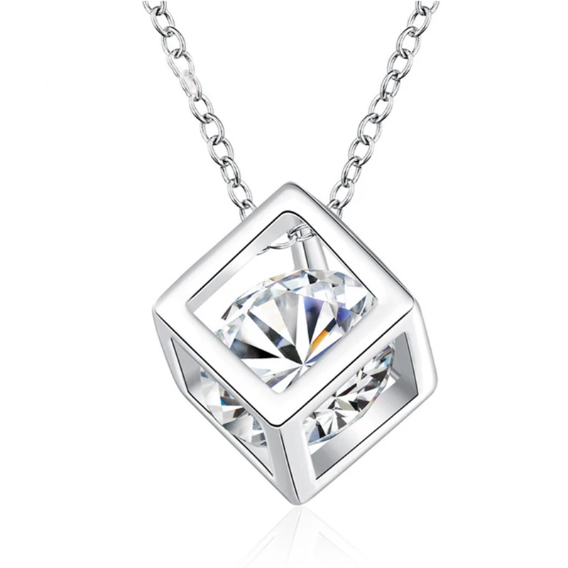 Halsband "Crystal Square" med en integrerad kristall och i 925 Sterling Silverplätering