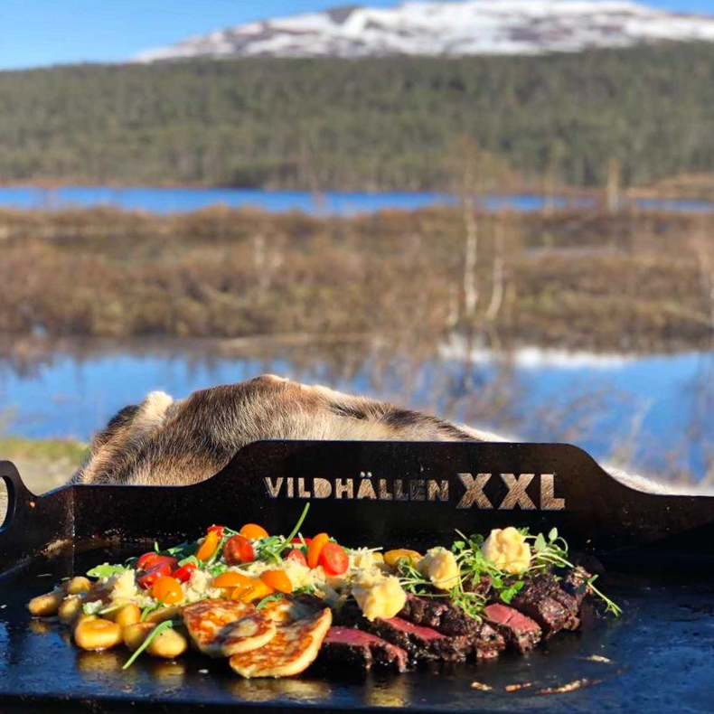Potatis, picklad rödlök mm på Vildhällen XXL