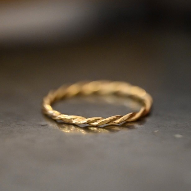 Ring Embla handgjord guld 18 karat 