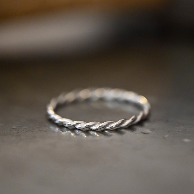 Ring Embla handgjord guld 18 karat  - 2