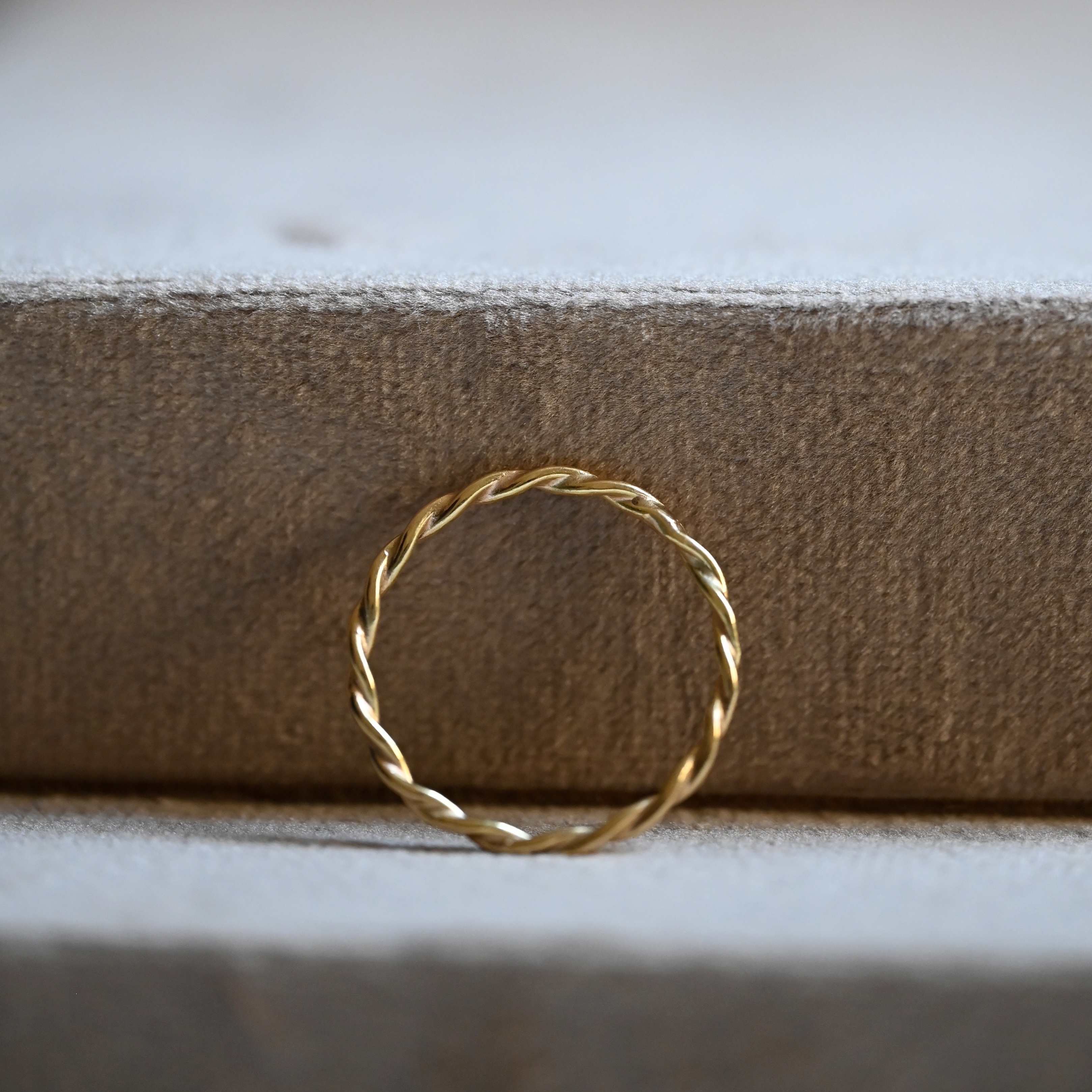 Ring Embla handgjord guld 18 karat  - 2