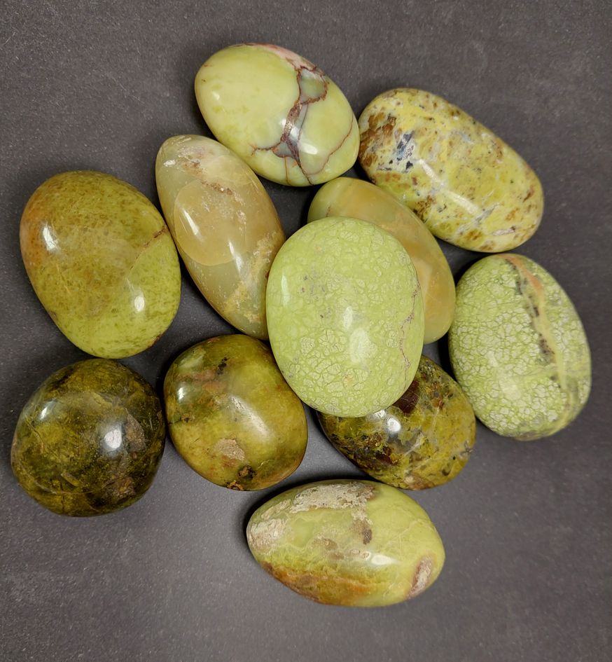 Pebbles "No Worry Stone"  - Grön Opal -  Handpolerad  - 2
