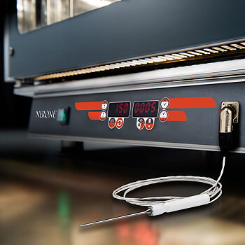 Convection oven with humidification Mo2