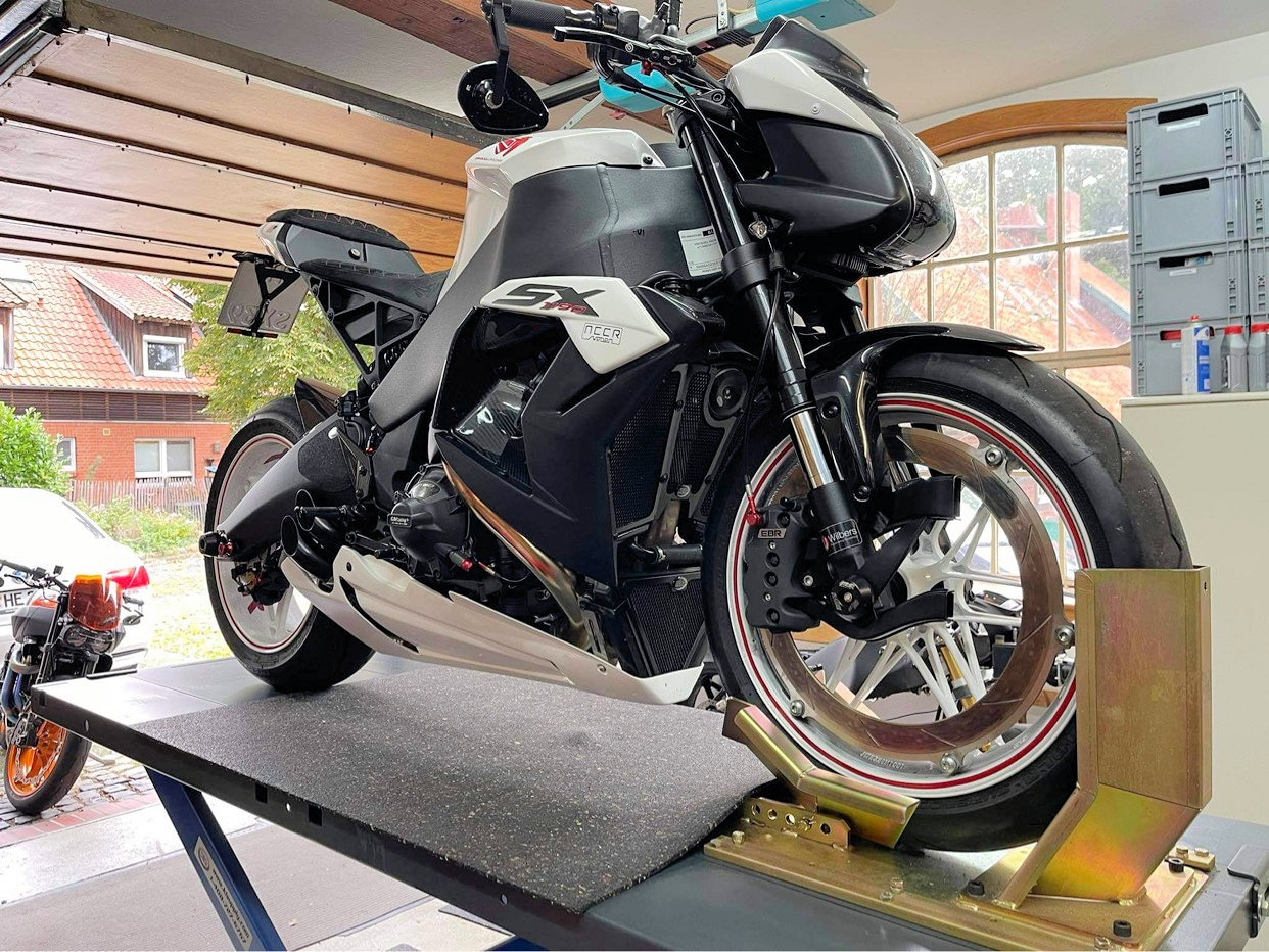 EBR 1190 SX Bellypan Kit, Fiberglas - 7