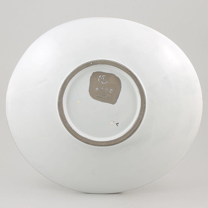 Mari Simmulson (Mars 1952) White Oval Bowl with Relief Decor 30 cm