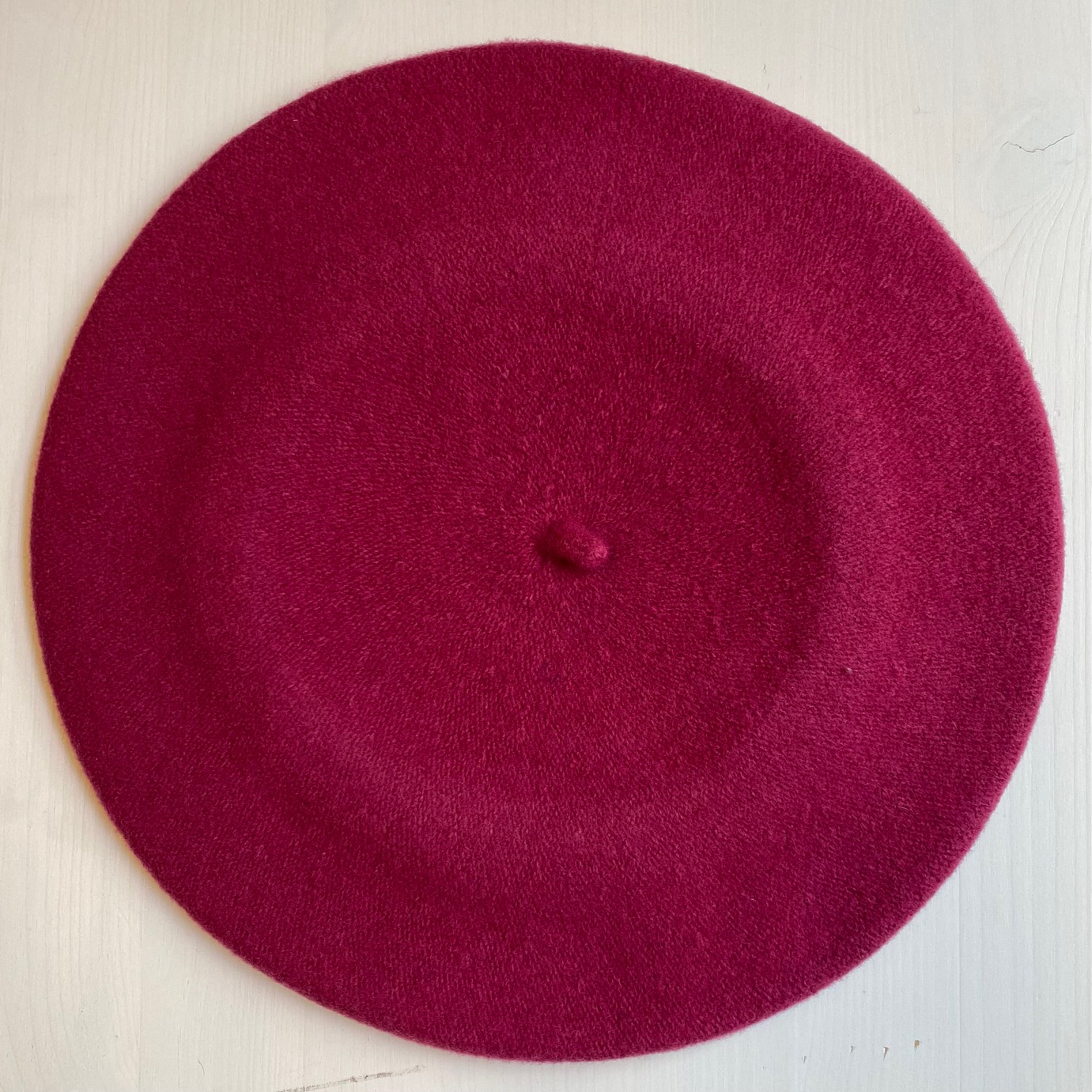 Basker 100% ull, dark fuchsia från Susanna Design - 2