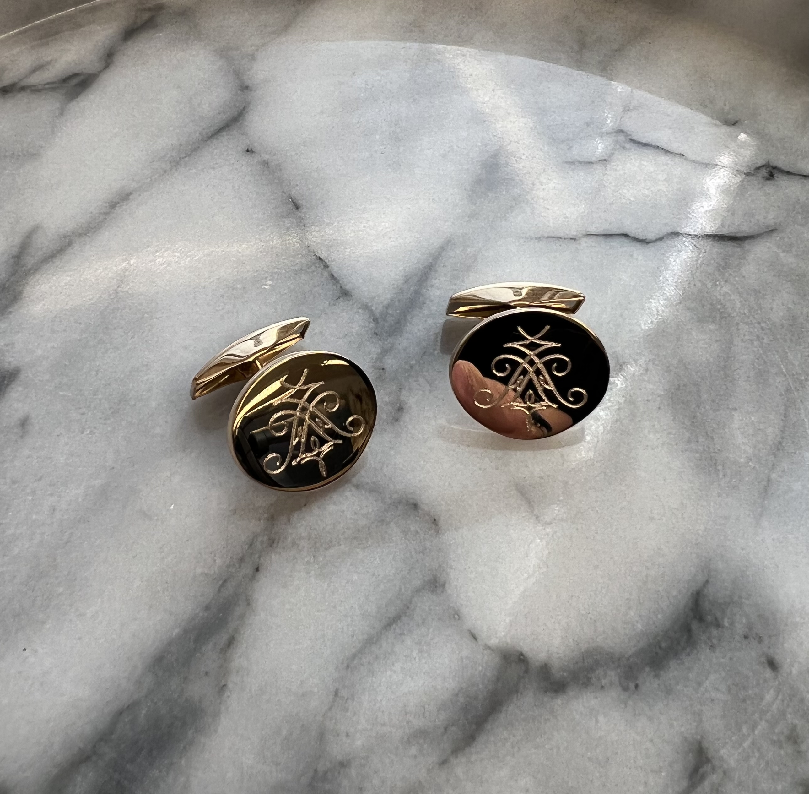kalvosinnapi Gold Smooth Oval 18k - 4