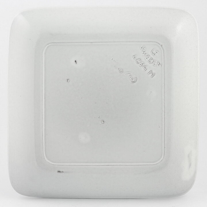 Mari Simmulson (Vespa 1964) Quadratic Dish with Geometric Relief 22 cm