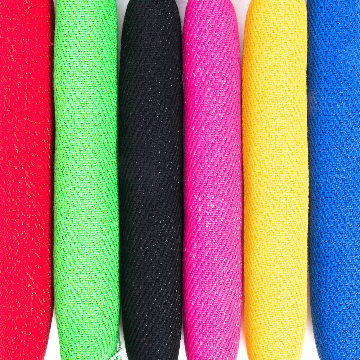 Tug roll with magnets