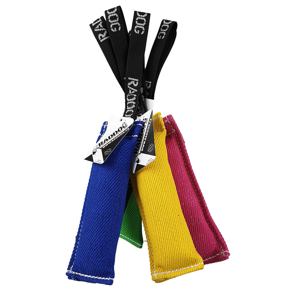 Tug roll with magnets