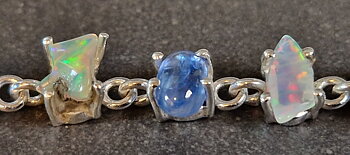 Silverarmband med Opal och Blå Kyanit