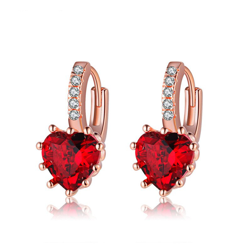 Örhängen "Red Heart" med en hjärtformad  Cubic Zirconia och i 18 K Guldplätering
